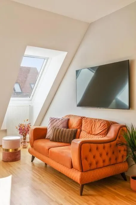Apartment Dry Flower Apt. / 2Br. / Rooftop / New Vienna