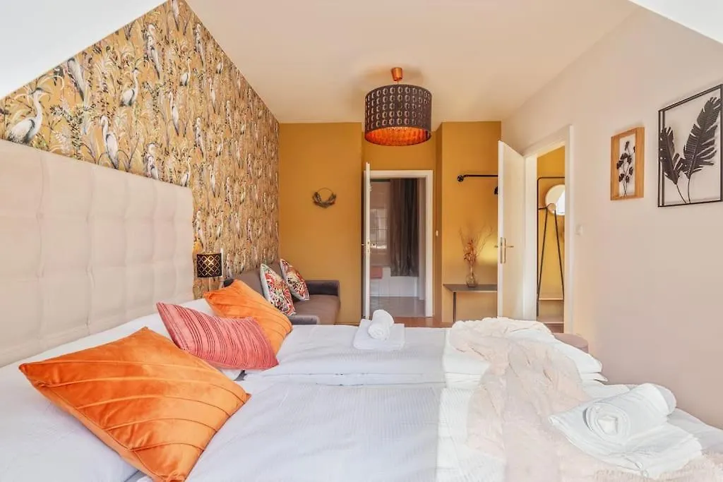 Apartment Dry Flower Apt. / 2Br. / Rooftop / New Vienna Austria